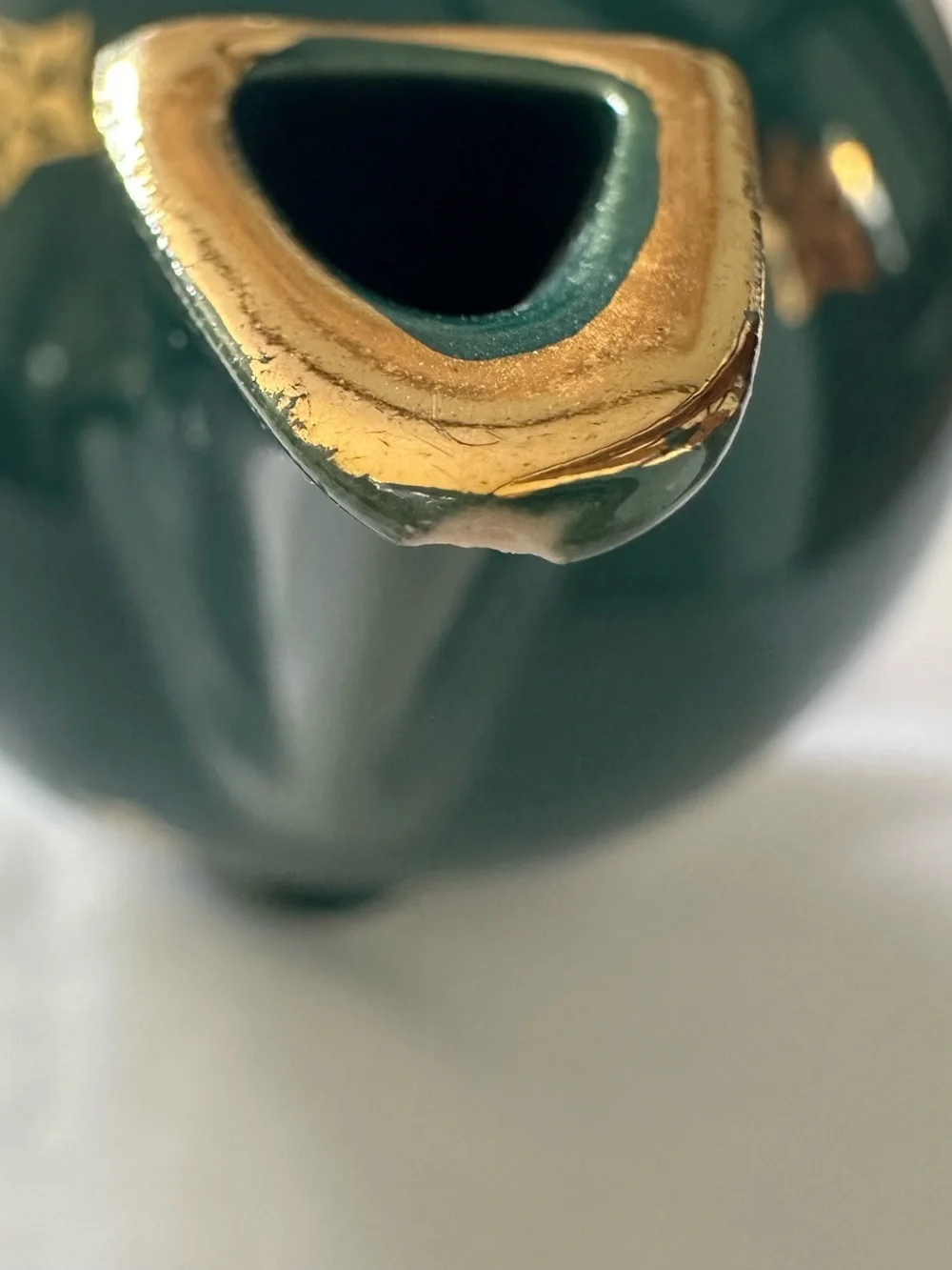 Teapot with Gold Star Accents.  Hall 0740